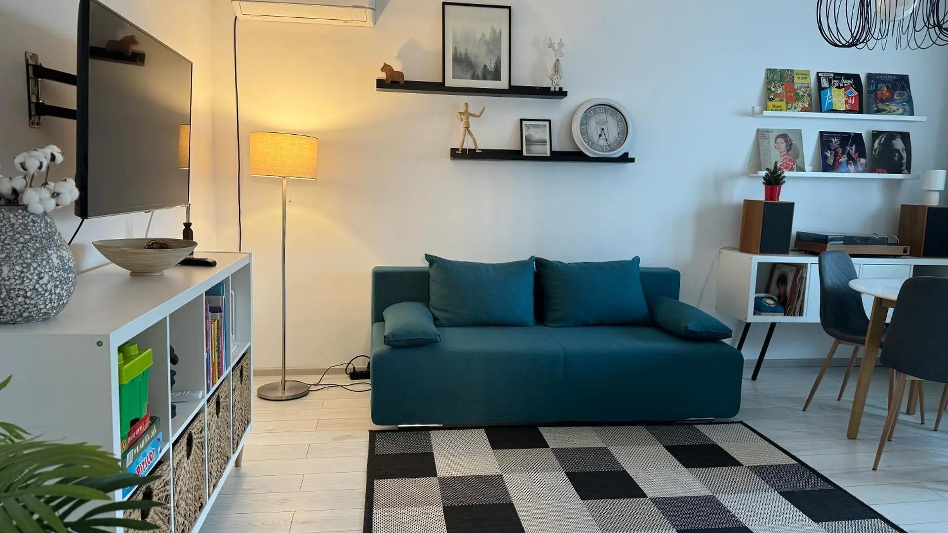 Evan Cozy Flat With Balcony & Parking, 13 September Bucharest Apartment